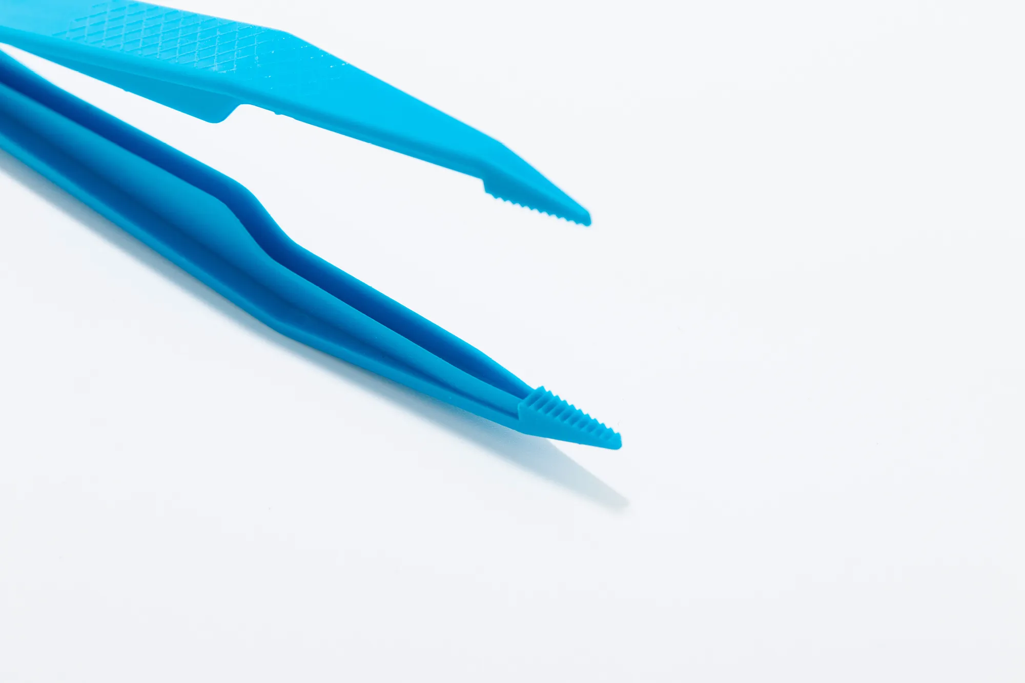 Blue Plastic Tweezers, Fine Tip