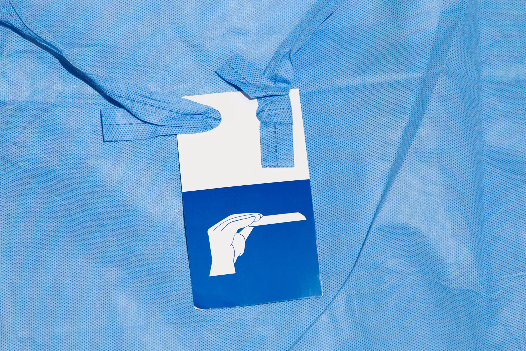 Surgeon Gown 60gsm AAMI Level 2 (125 x 155cm)