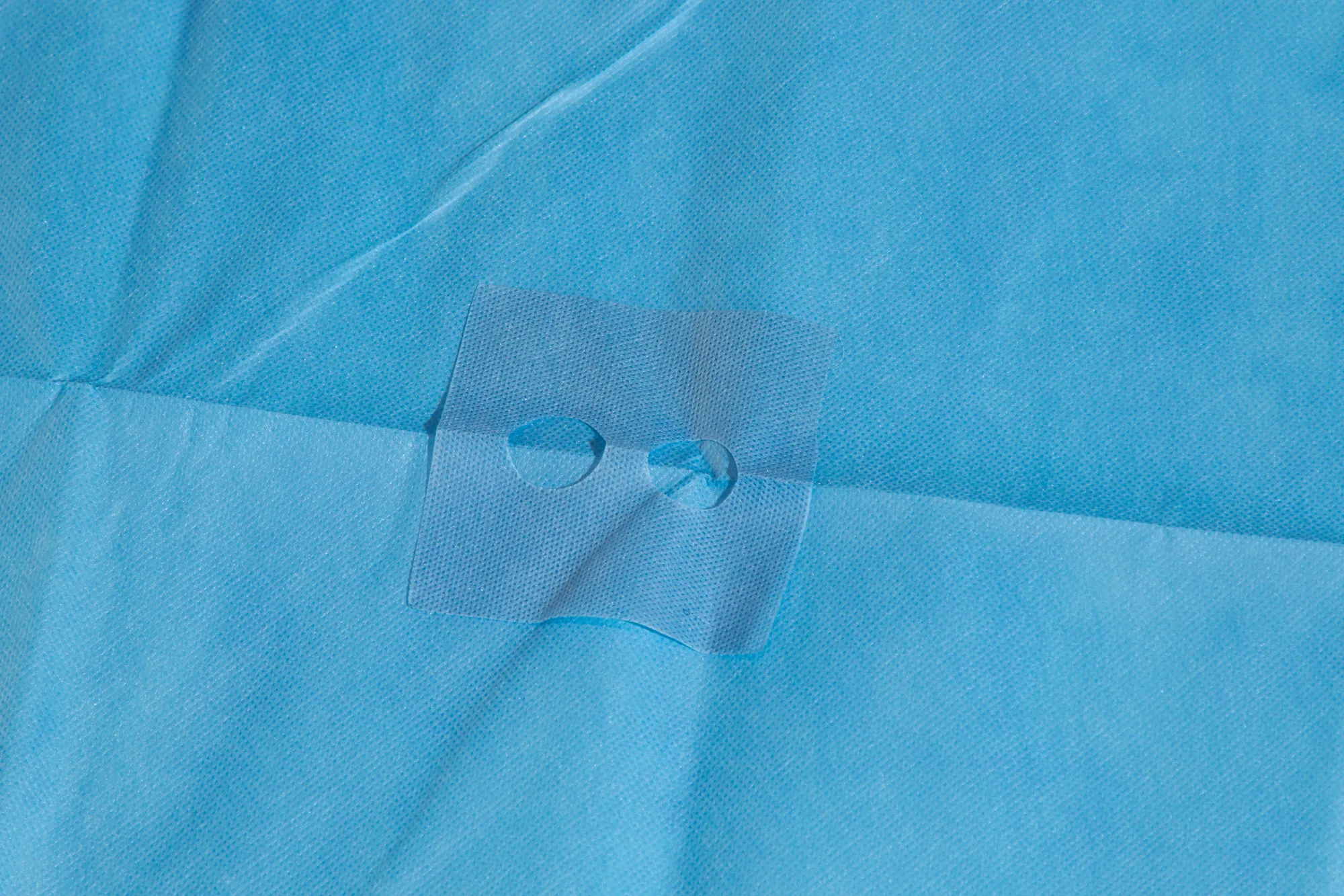 ¾ Patient Drape with Adhesive (100 x 150cm) & U-shape (18 x 17cm)