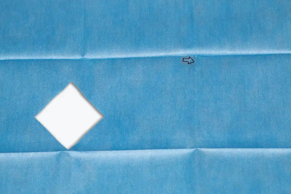 Surgical Drape SMS (130 x 200cm) with Diamond Fenestration (13 x 10cm)