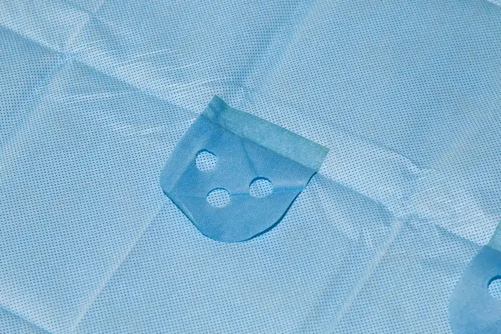 Surgical Drape SMS (130 x 200cm) with Adhesive Diamond Fenestration (13 x 10cm)